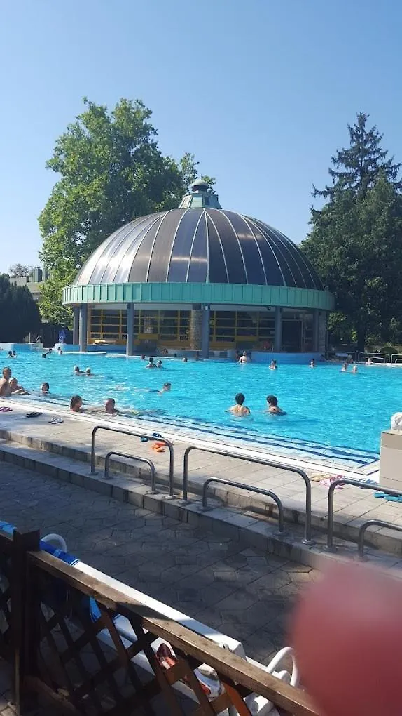 Albina Apartman Eger